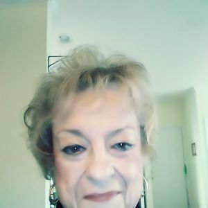 Meet your Posher, Connie